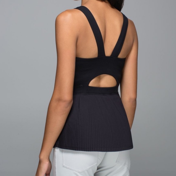 Lululemon NWOT City Tank (8) - Picture 8 of 16